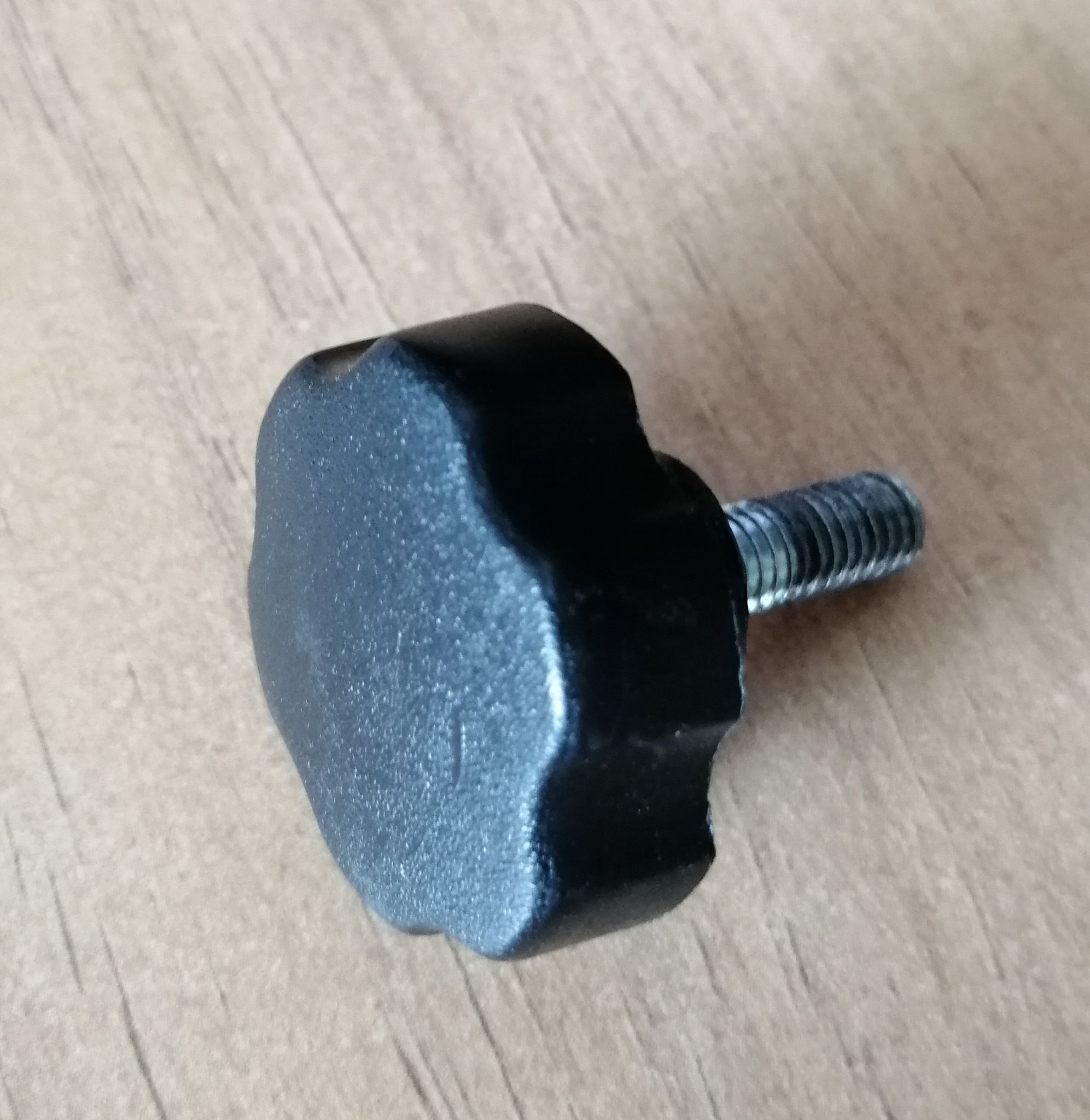 £8.00 Hand Knob - Set of 2 + 4 washers